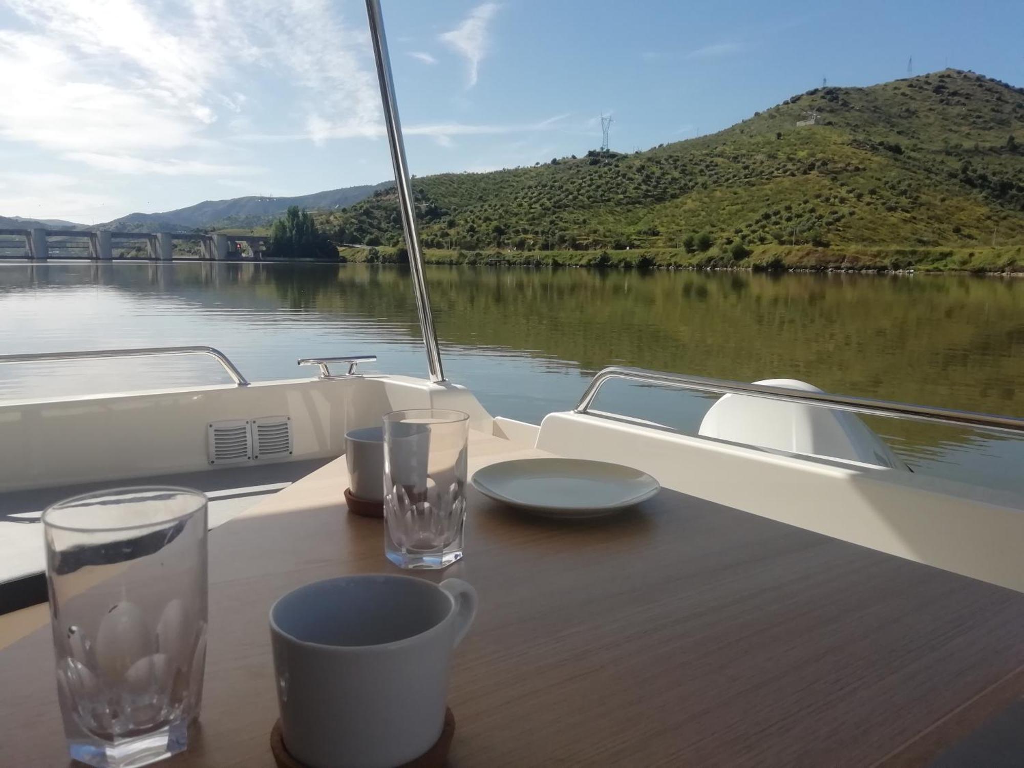 Hotel Koolhouse Boat à Vila Nova de Foz Coa Extérieur photo